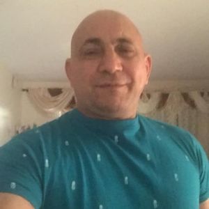 Meet your Posher, Luis